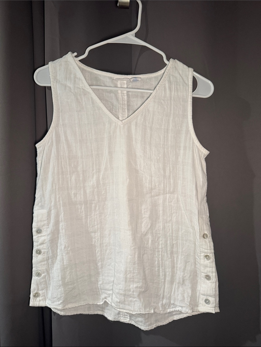 Sigrid Olsen White V-Neck Sleeveless Button-Side Tank Top - 100% Cotton